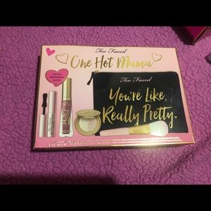 Too faced one hot momma set